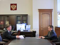 Владимир Якушев и Александр Михайлов обсудили ситуацию в сфере строительства и ЖКХ Курской области