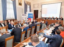 СРО Северо-Запада на своей Окружной конференции также выдвинули Михаила Посохина на пост президента НОПРИЗ
